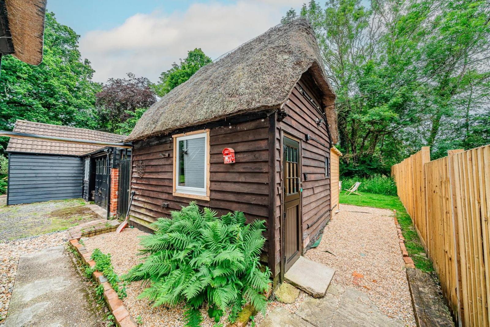 Cozy Cottage With Hot Tub! Cadnam Екстер'єр фото